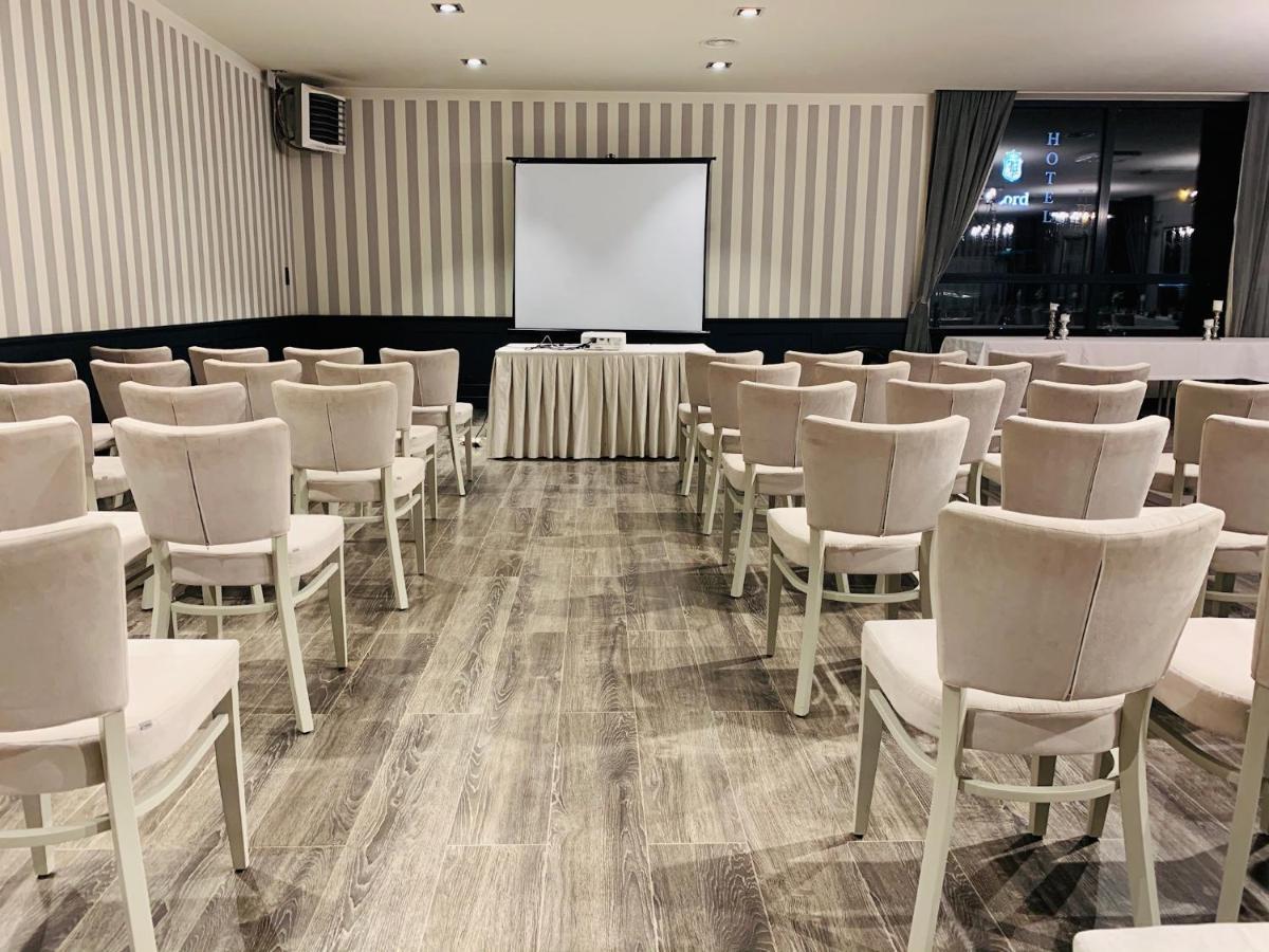 Hotel Maly Mlyn Старгард-Щециньски Экстерьер фото
