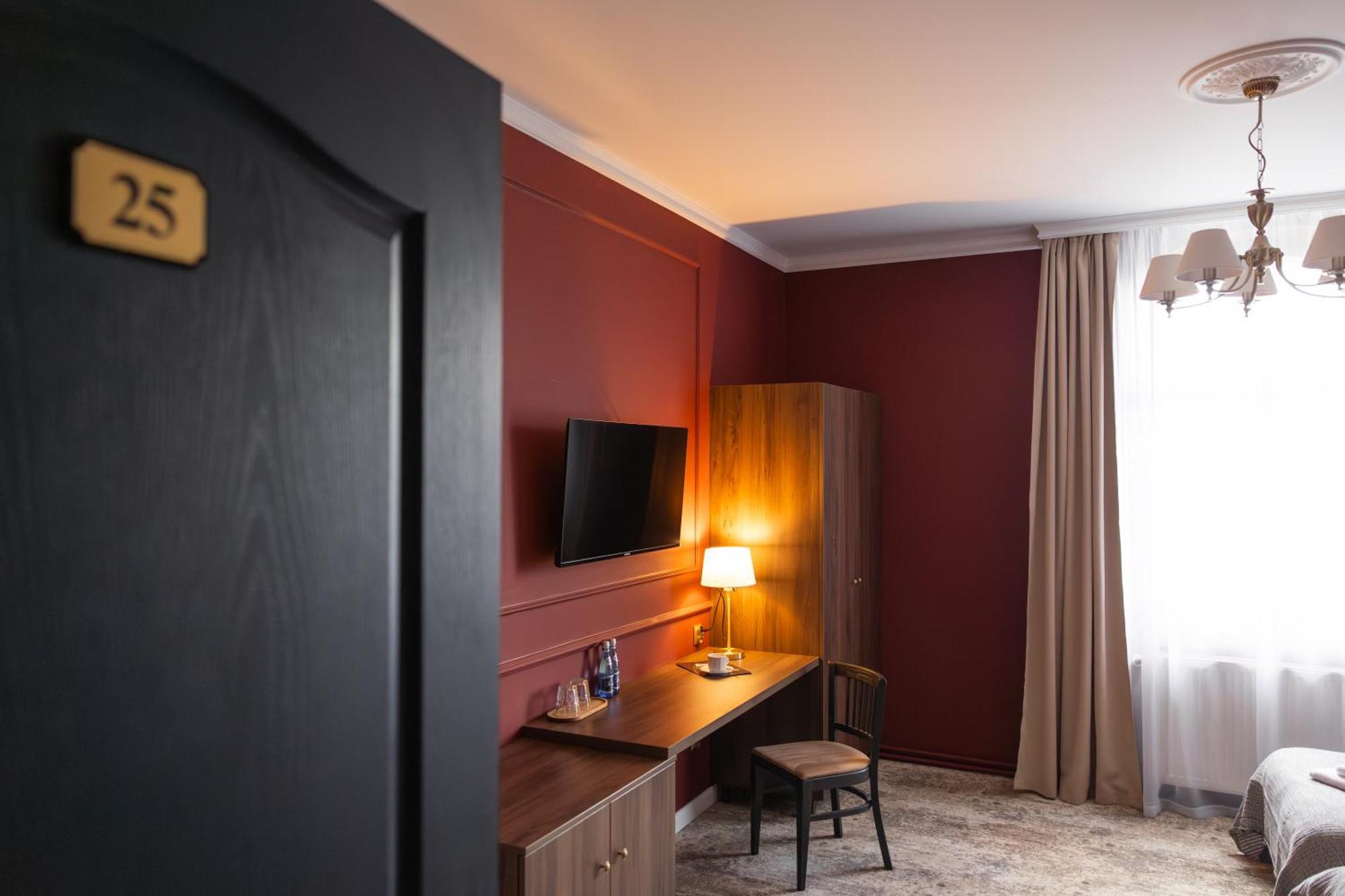 Hotel Maly Mlyn Старгард-Щециньски Экстерьер фото